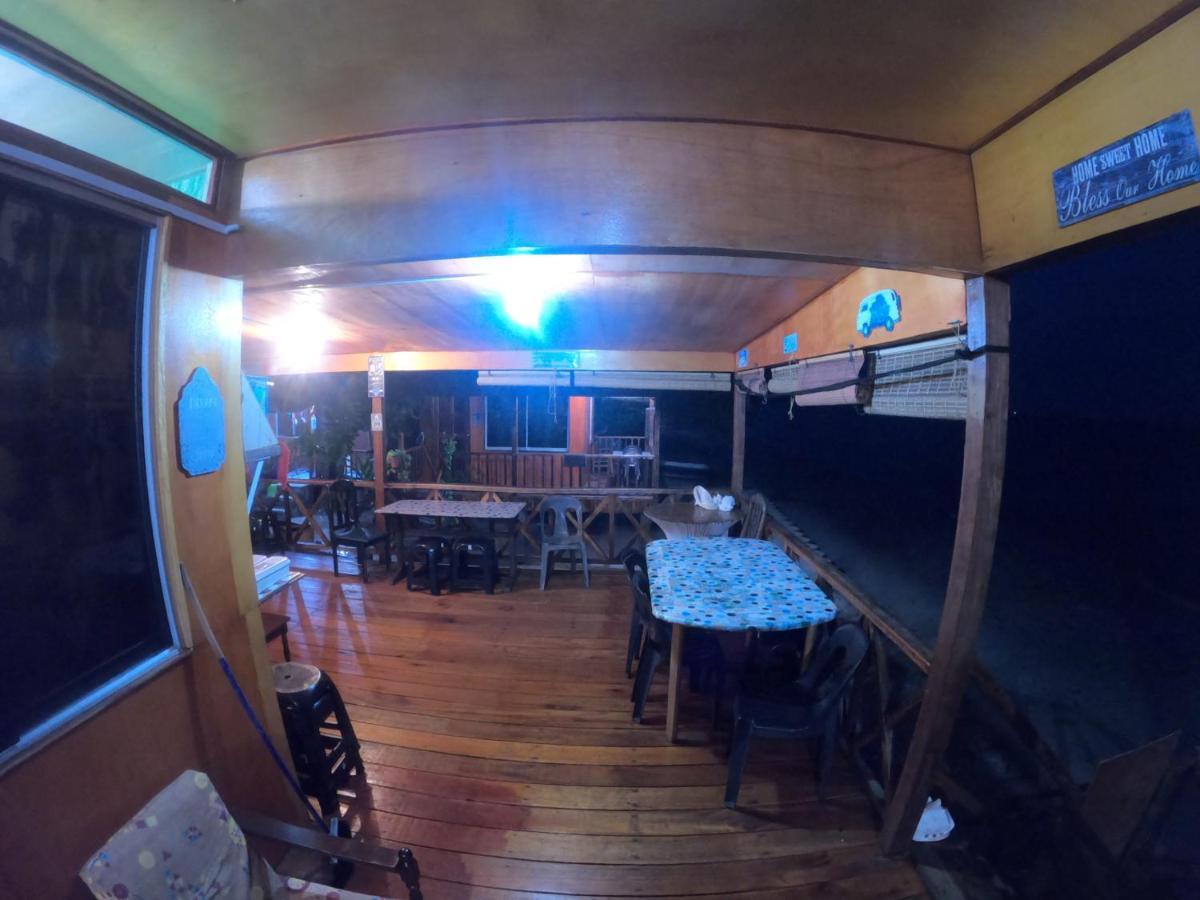 Tajau Laut Guesthouse 쿠다트 외부 사진
